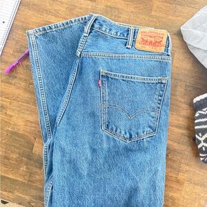 Levi's Relaxed Fit Men's Jeans in Classic Blue